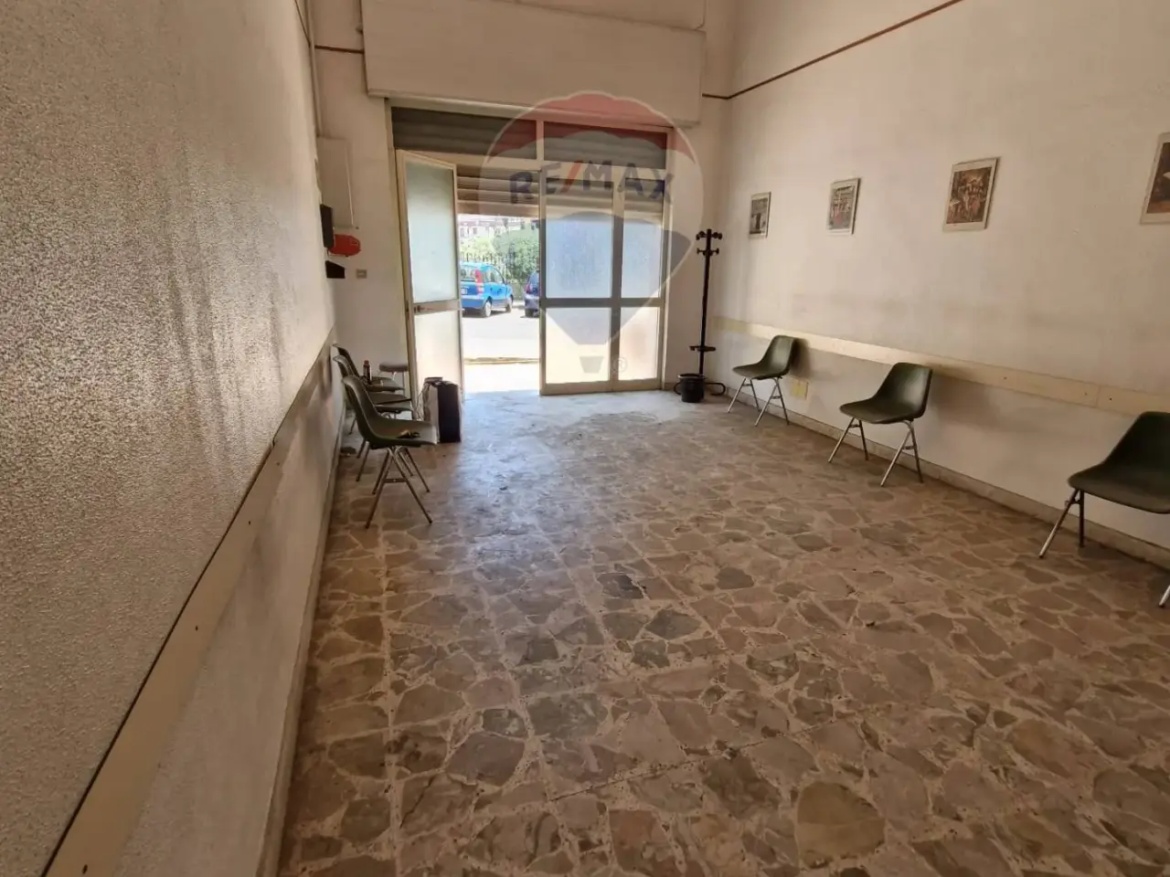 Negozio in Via Vitaliano Brancati 18, Gravina Di Catania, {3} - Foto 1