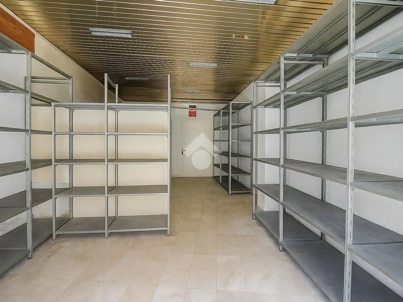 Negozio in Via Tommaso Rook 72, Pisa, {3} - Foto 1