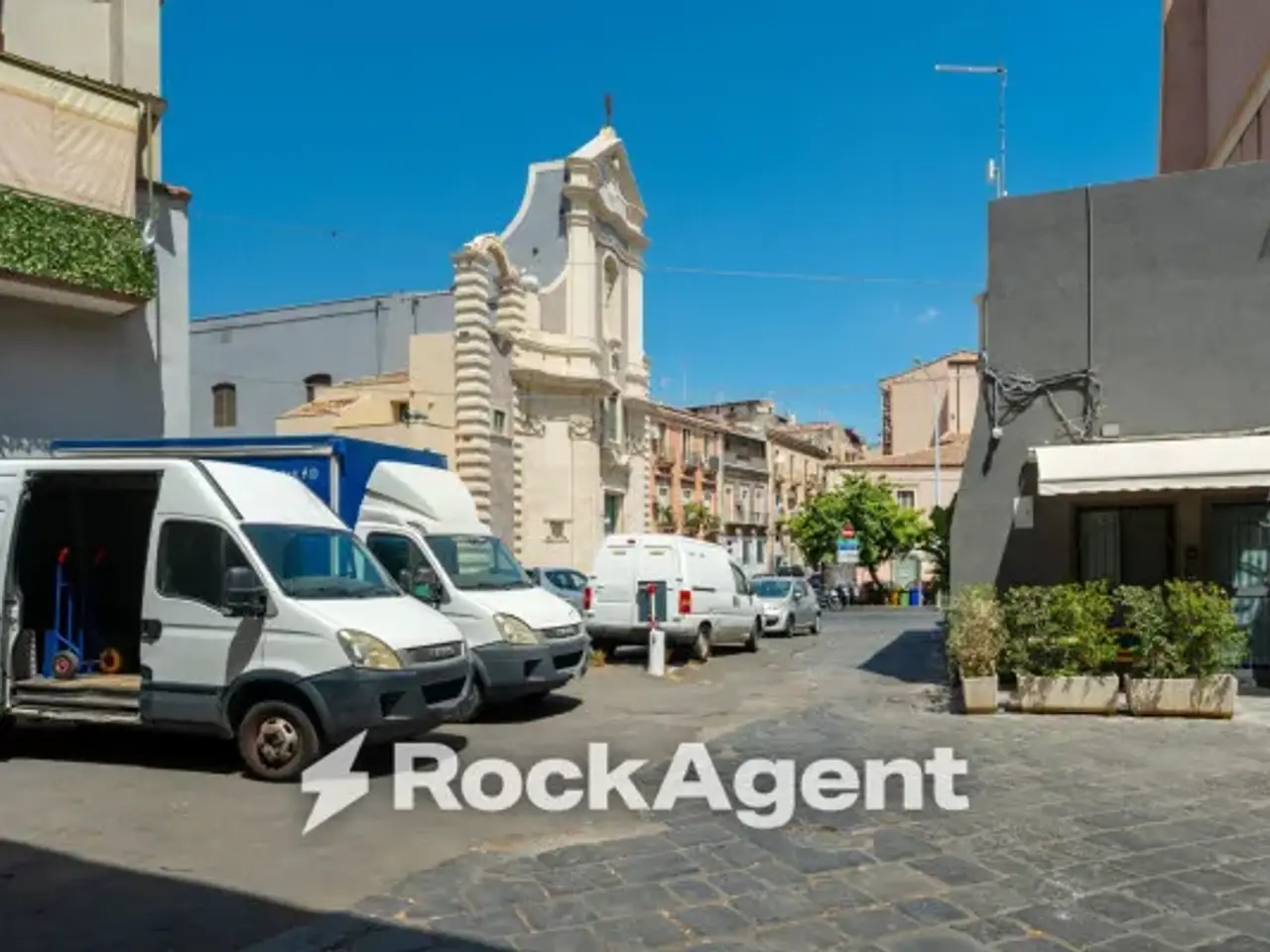 Magazzino in Piazza Maravigna 9, Catania, {3} - Foto 2