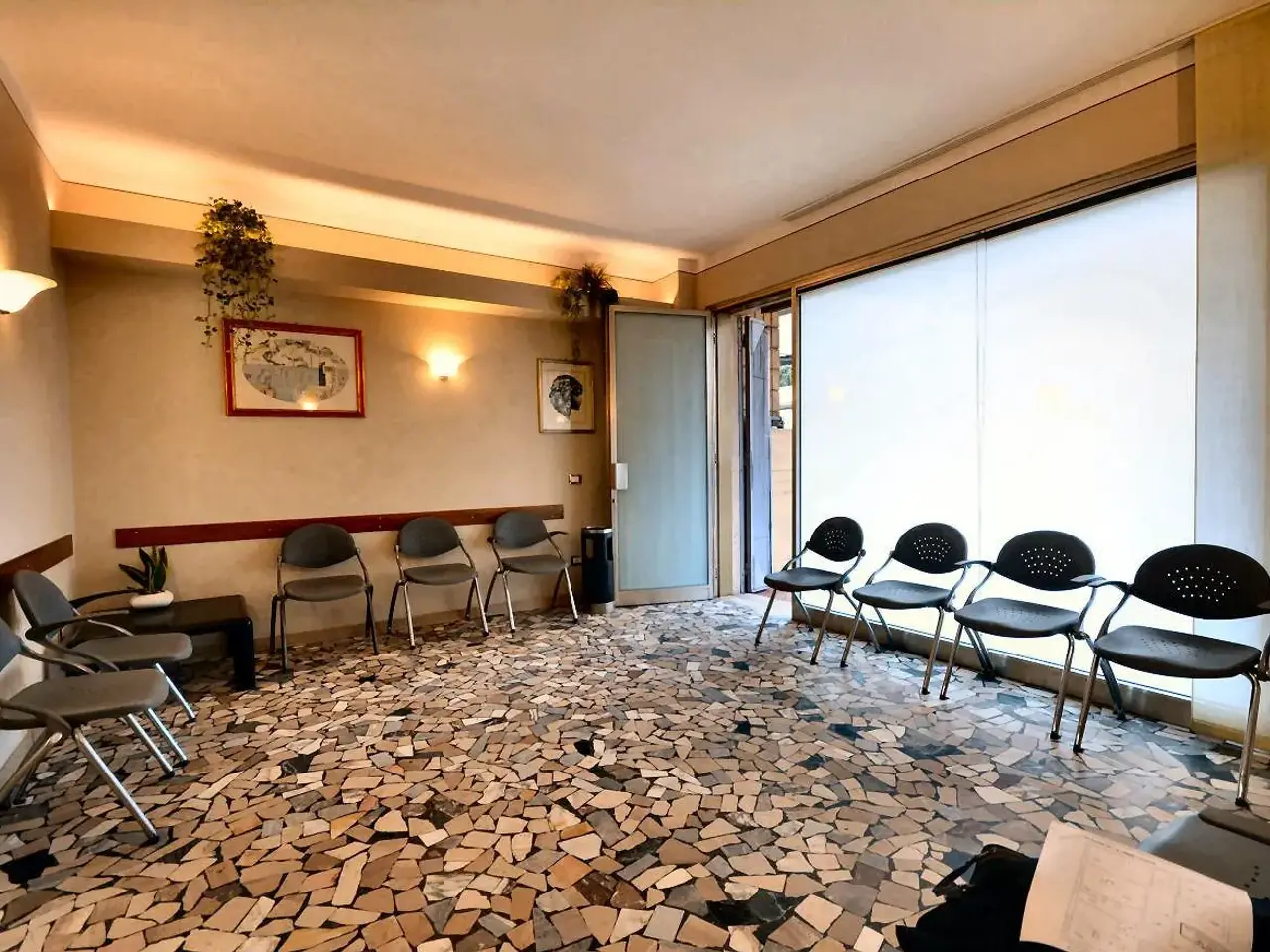 Ufficio in Irolamo Saladini 55100, Lucca, {3} - Foto 1