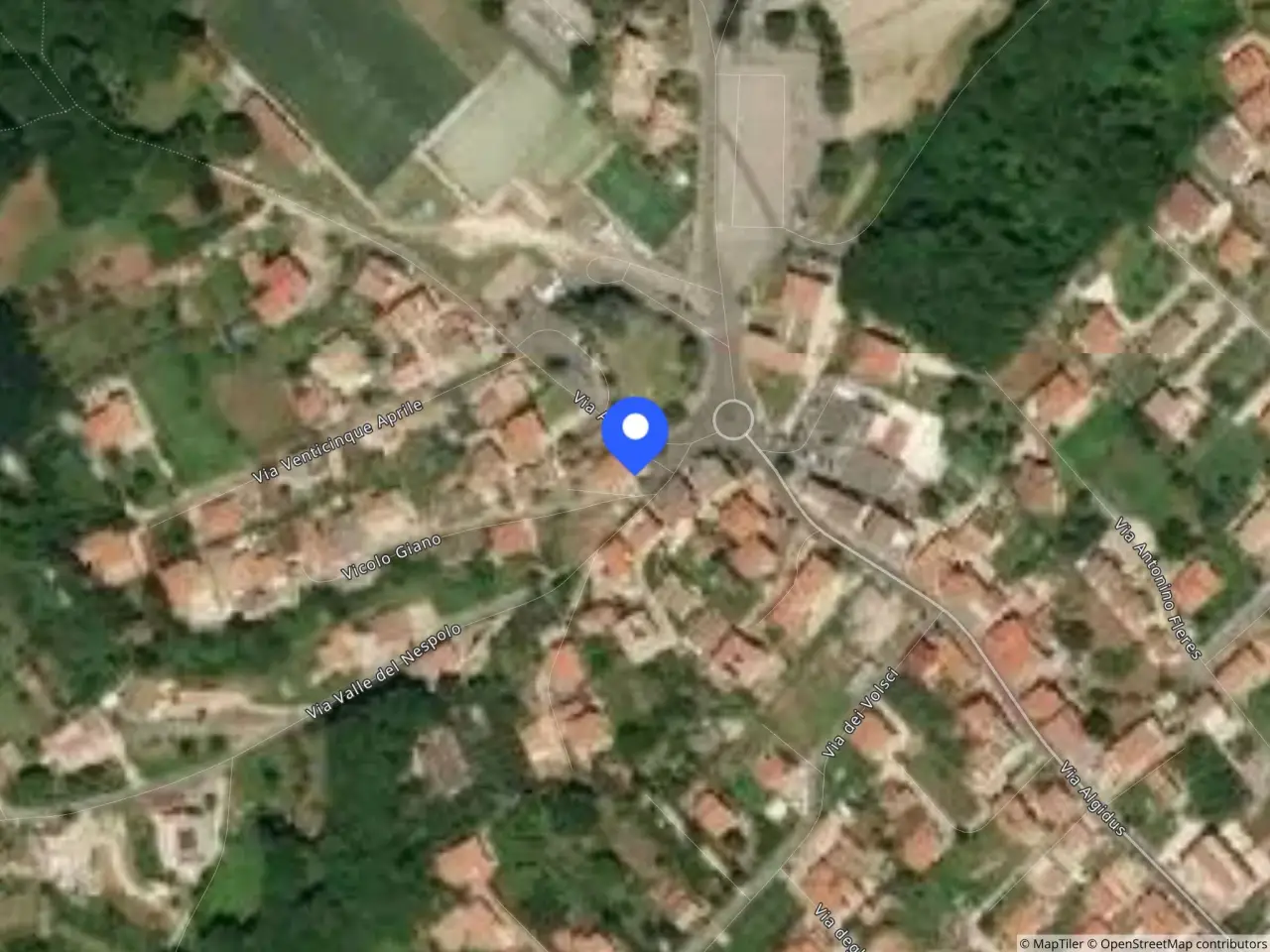 Negozio in Piazza Martiri della Libertà, 5, 00076 Lariano Rm, Italia 5, Lariano, {3} - Foto 2