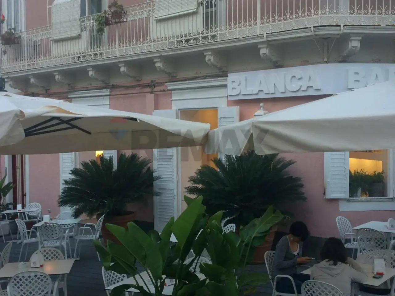 Esercizio commerciale in Piazza Castello 17/18, Aci Castello, {3} - Foto 1