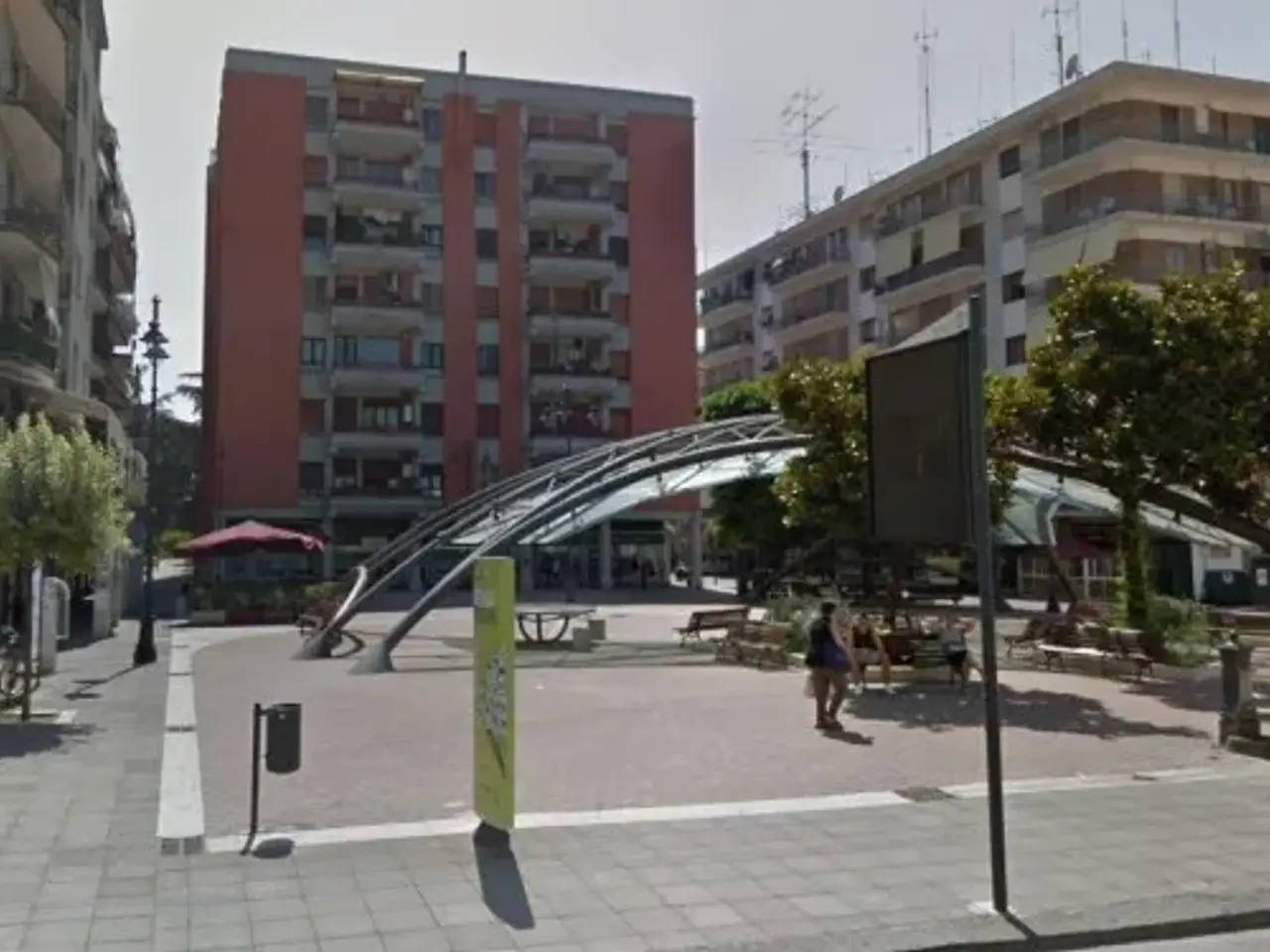 Palazzina commerciale in Via Giosuè Carducci 8, Pontecagnano Faiano, {3} - Foto 1