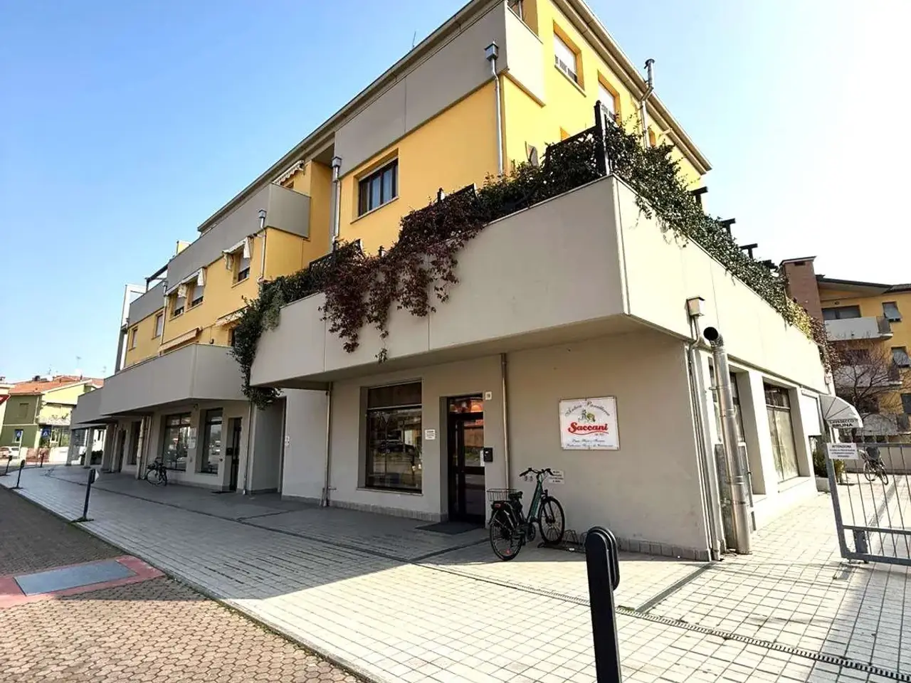 Negozio in Via Partigiani 19, Noceto, {3} - Foto 1