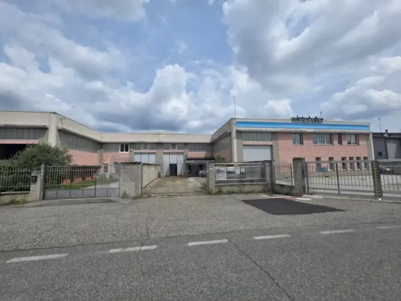Capannone in Via Novaj, Cardano Al Campo, {3} - Foto 1