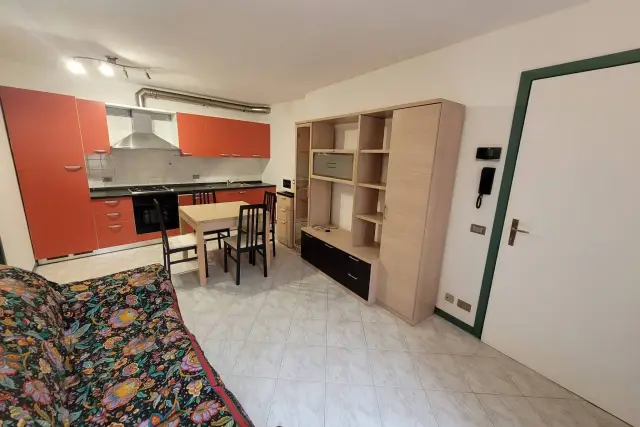 2-room flat in Via Salesiane 20, Alzano Lombardo - Photo 1