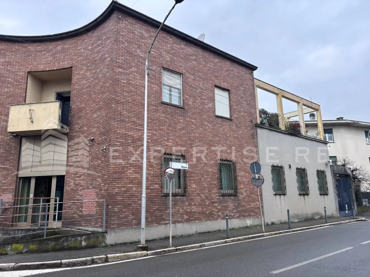 Negozio in Via Piave 1, Rovellasca, {3} - Foto 2