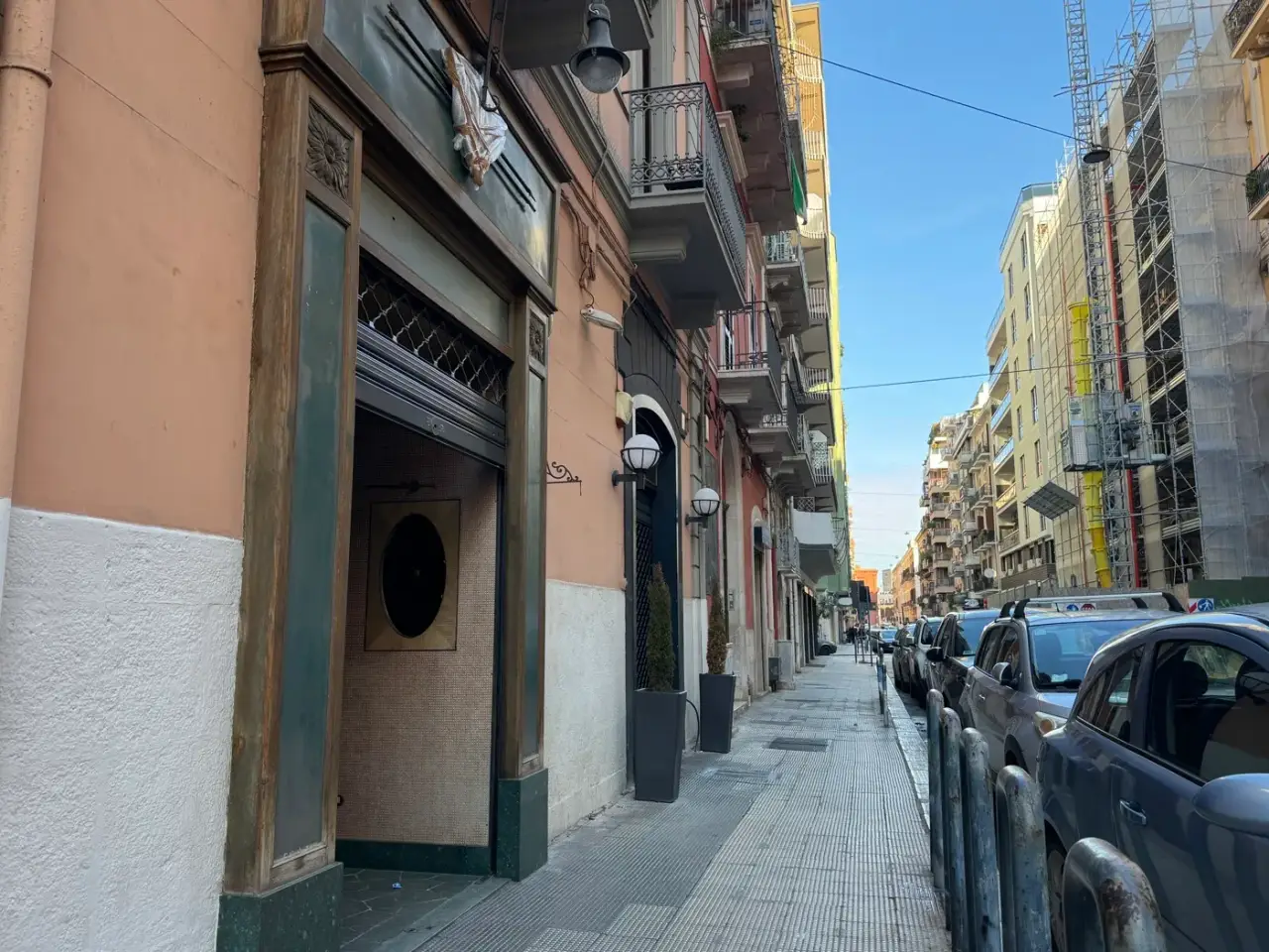 Negozio in Via Marchese di Montrone 101, Bari, {3} - Foto 1
