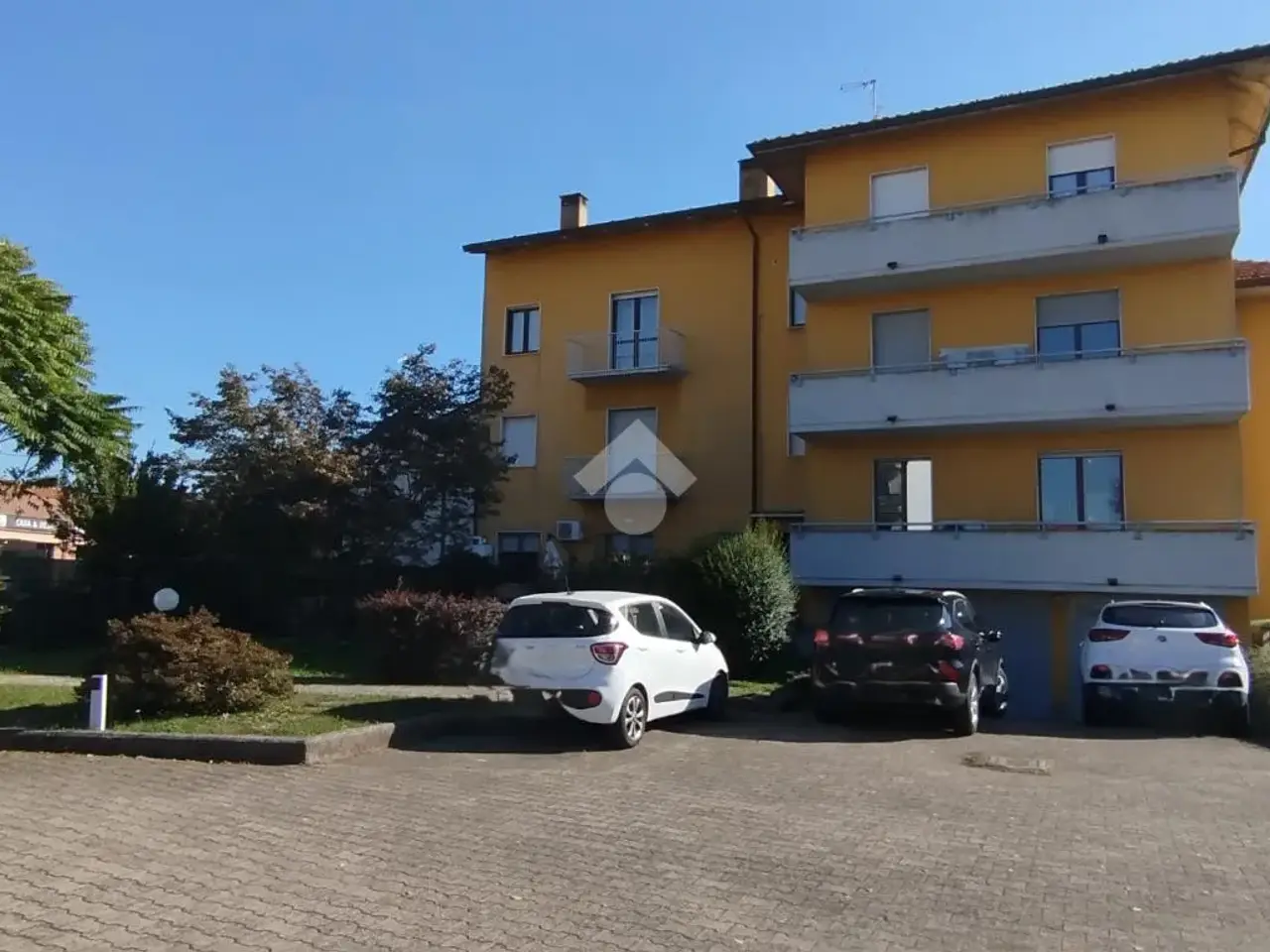Ufficio in Via Monte Grappa 17, Tradate, {3} - Foto 2