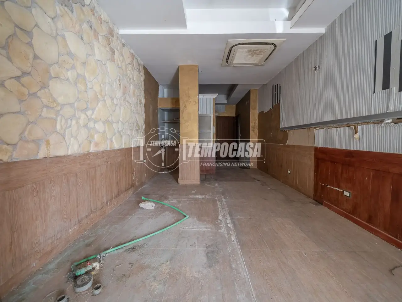 Negozio in Via dei Fontej 12/F, Roma, {3} - Foto 1