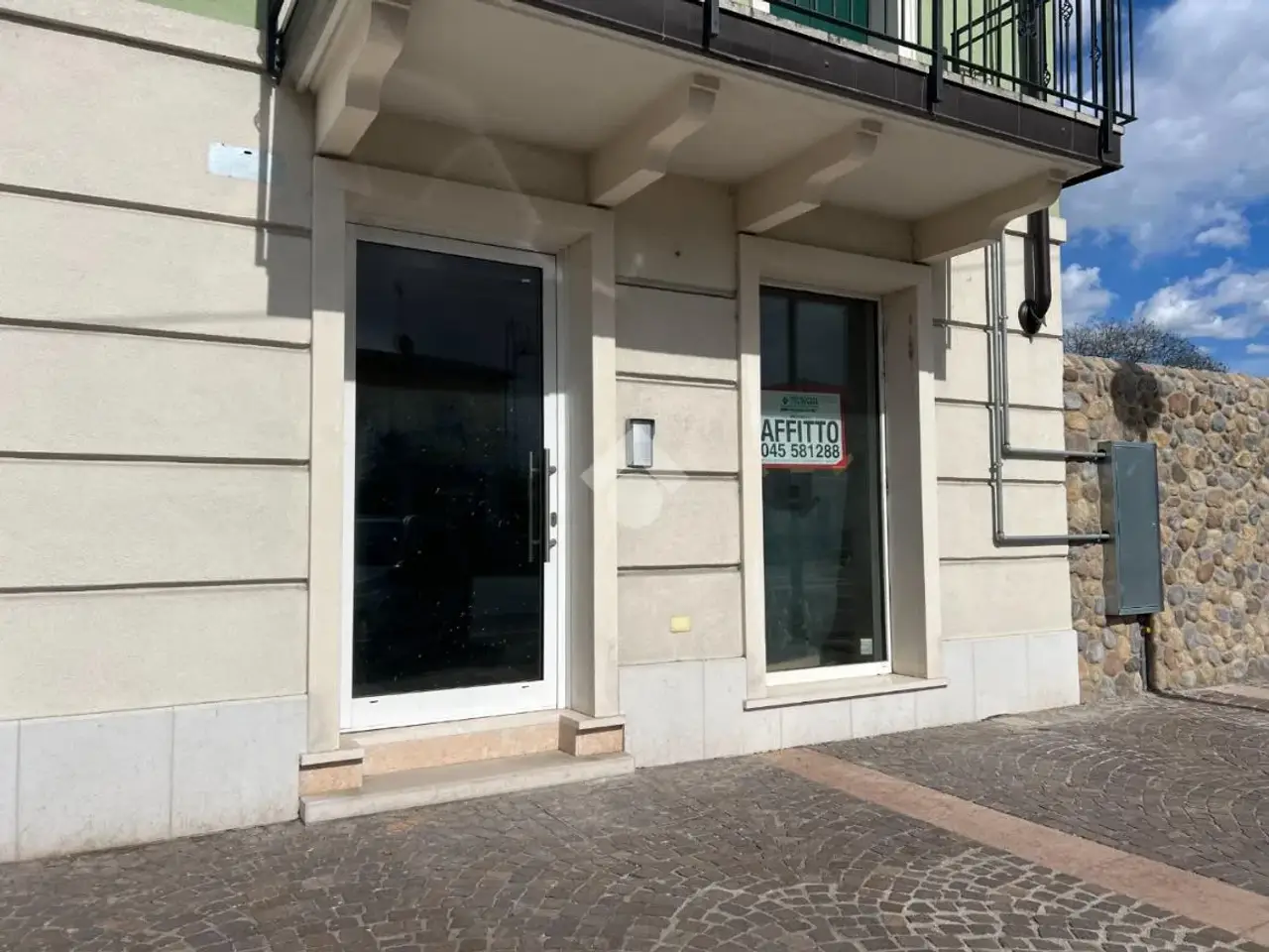 Ufficio in Piazza Roma 14, Buttapietra, {3} - Foto 1