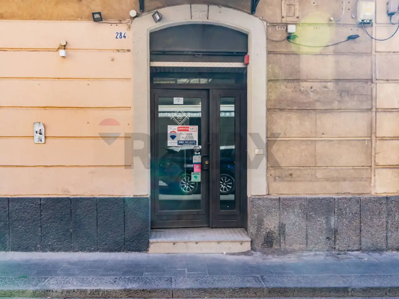 Negozio in Via Monsignore Ventimiglia 284, Catania, {3} - Foto 2