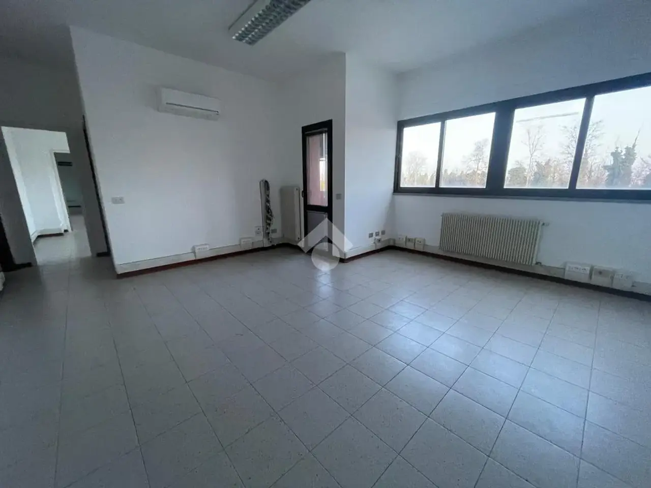 Ufficio in Via a. Gramsci 1, Reggio nell'Emilia, {3} - Foto 1