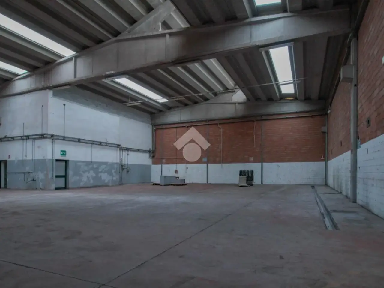 Capannone in Via Vazza I Tronco, Fiorano Modenese, {3} - Foto 1