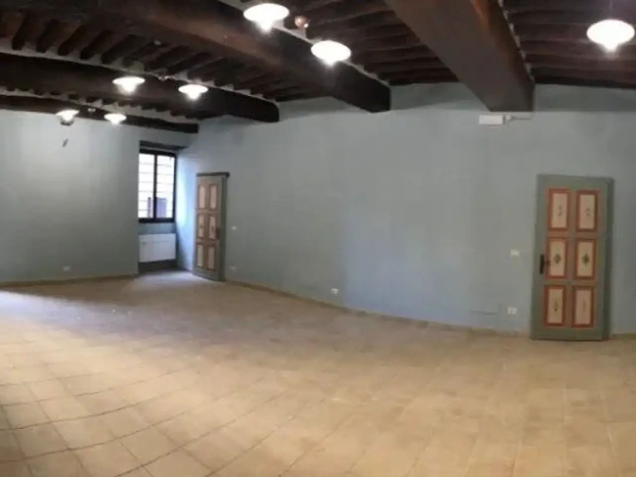 Esercizio commerciale in , Sansepolcro, {3} - Foto 1