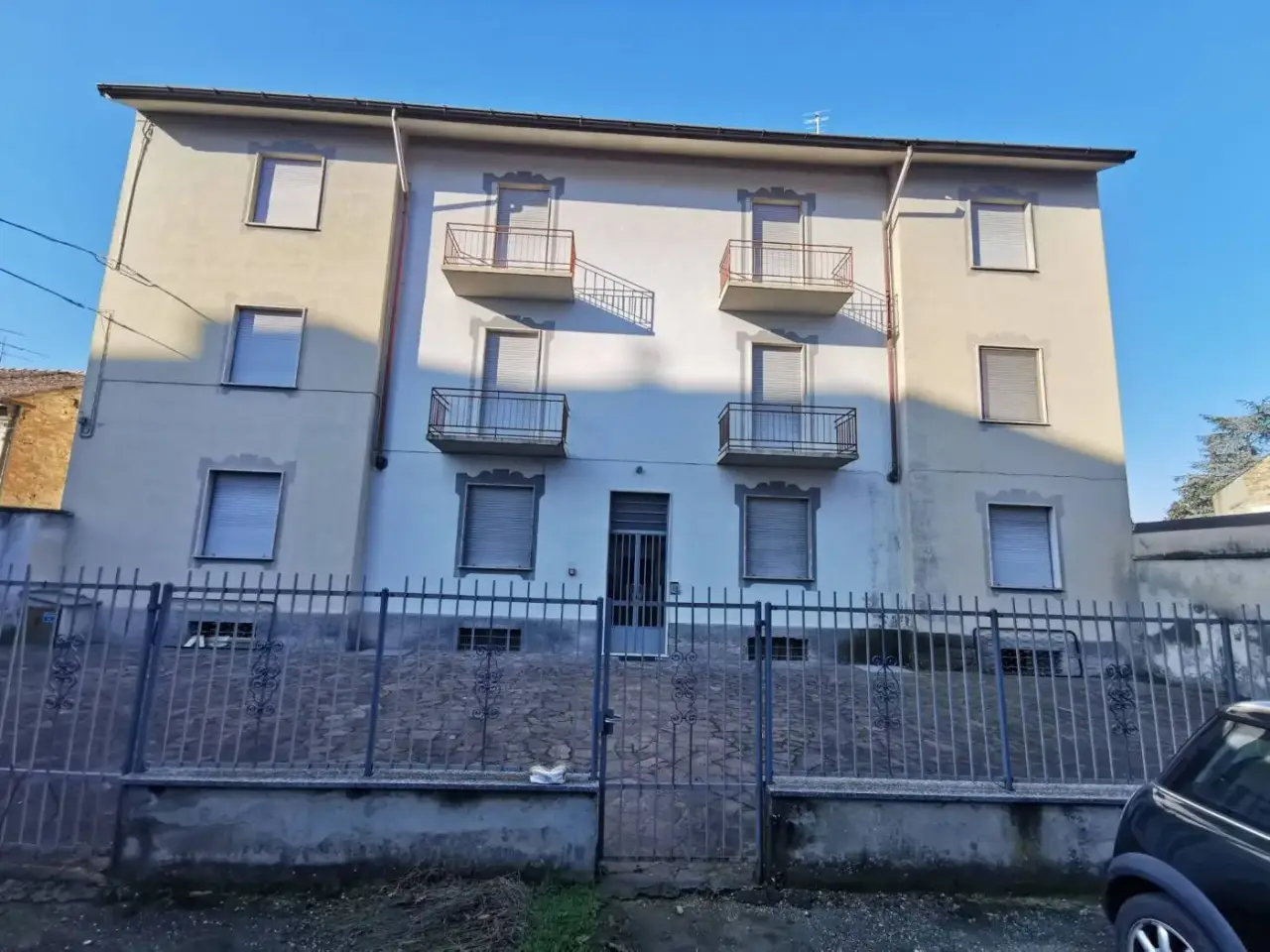 Palazzina commerciale in Via Torino, Casteggio, {3} - Foto 1