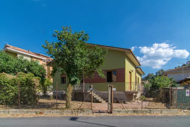 Villa in Via Campoloniano, Rieti - Foto 1