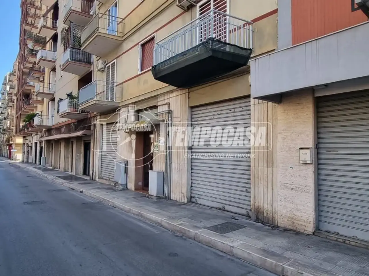 Magazzino in Via Brigata Bari, Bari, {3} - Foto 2