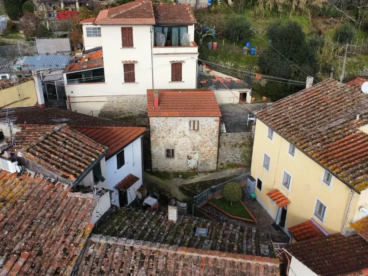 Magazzino in Magazzino E Terreni Via Modenese 360, Pistoia, {3} - Foto 1