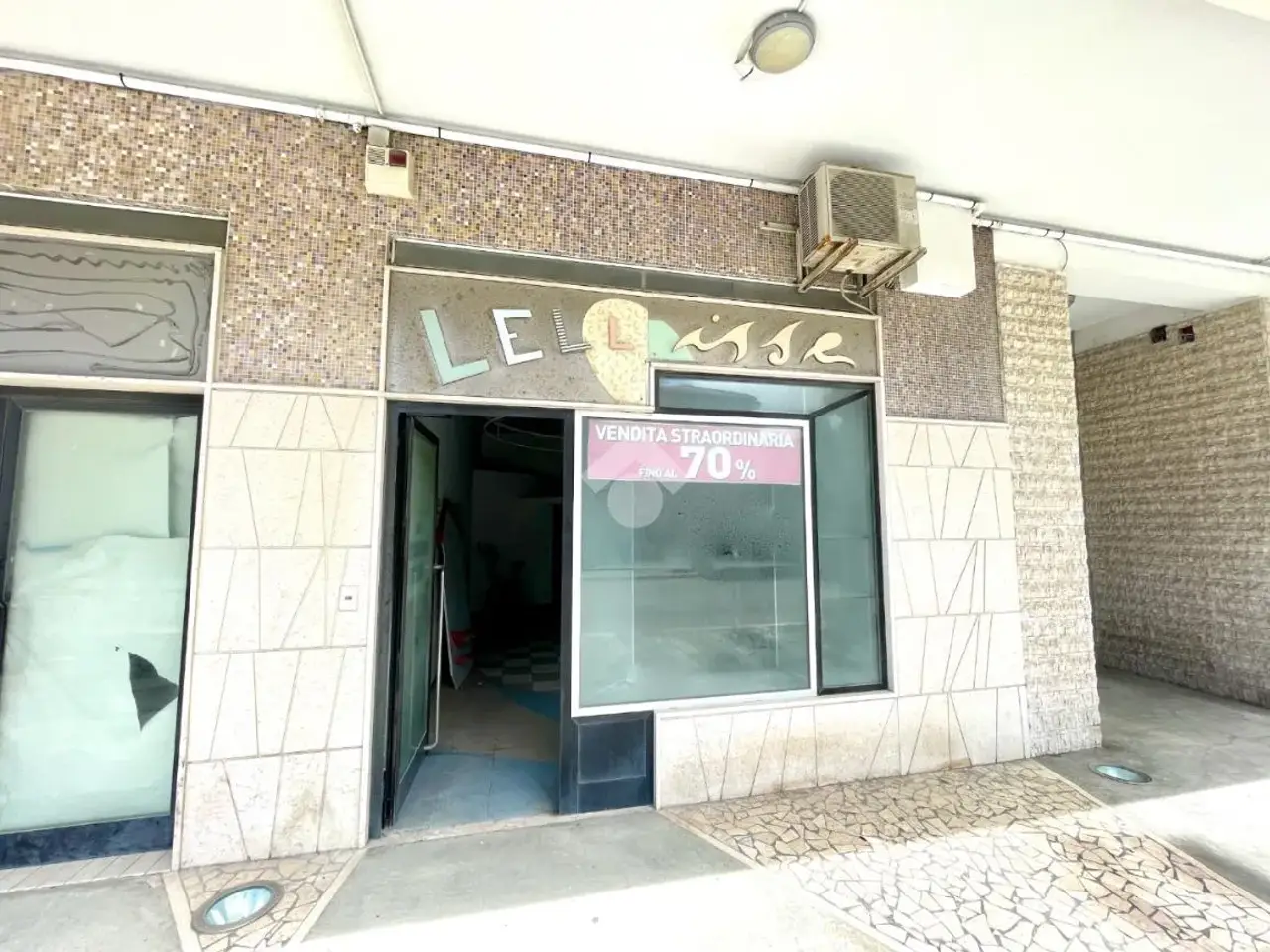 Negozio in Viale Gabriele d'Annunzio 25, Francavilla Al Mare, {3} - Foto 1