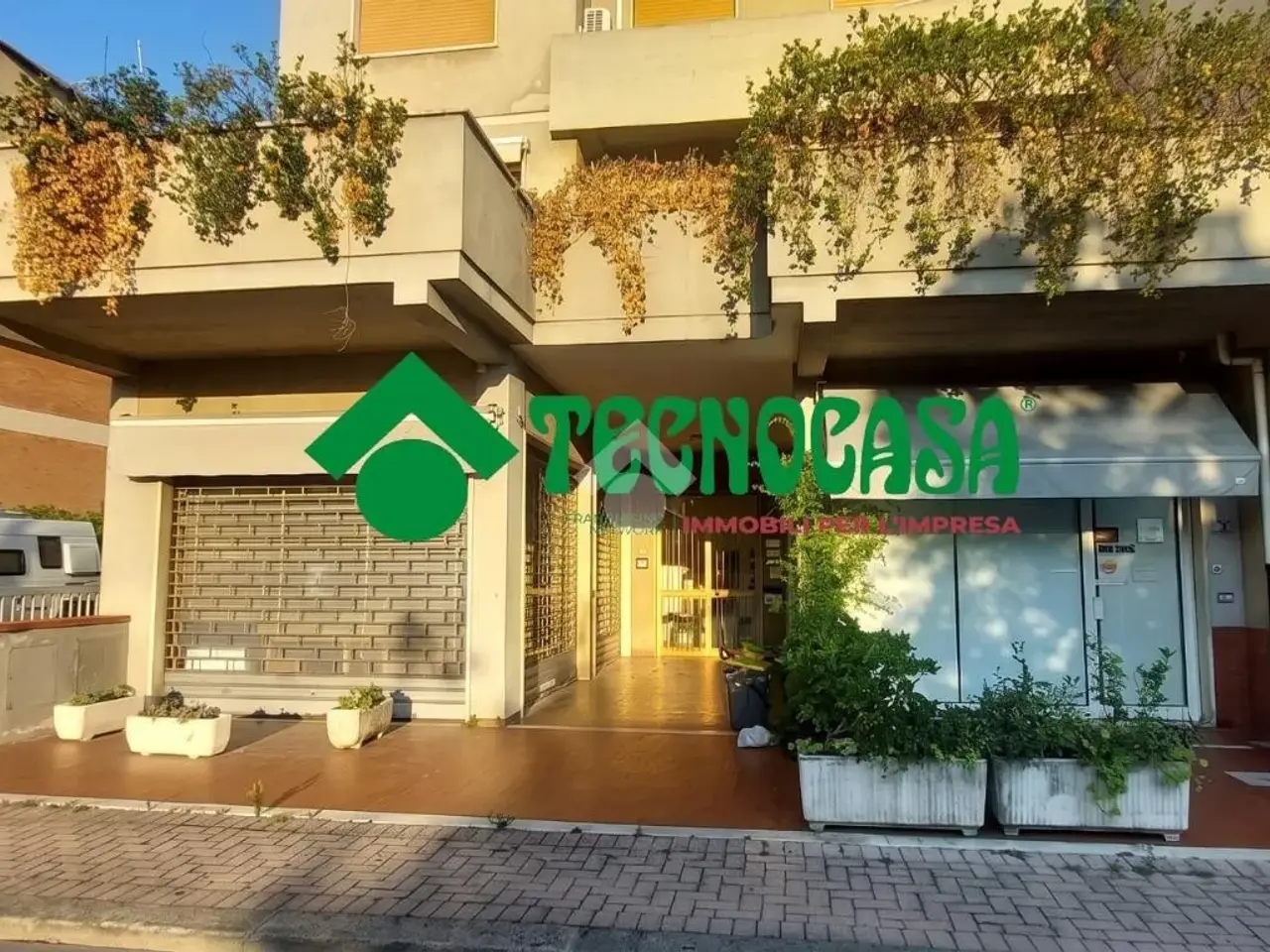 Ufficio in Piazza Felice Matteucci 4, Campi Bisenzio, {3} - Foto 1