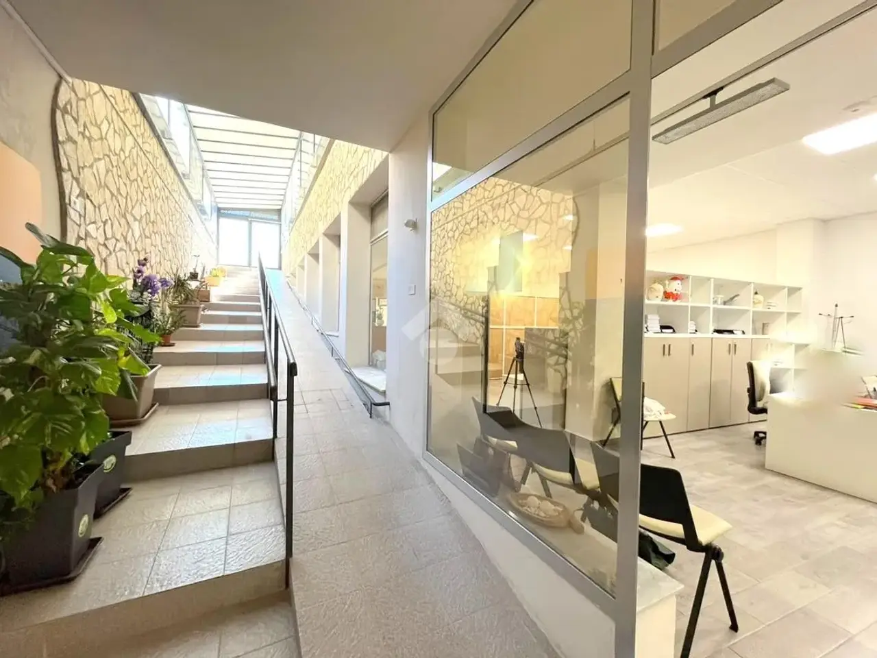 Palazzina commerciale in Viale Strasburgo 484, Palermo, {3} - Foto 2
