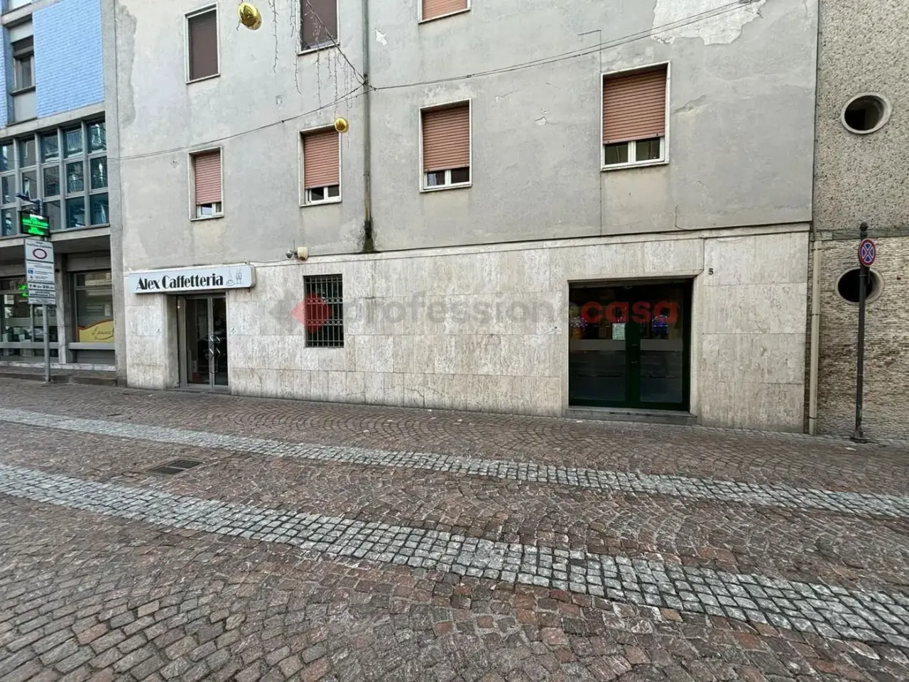 Negozio in Via Piave 3, Osio Sotto, {3} - Foto 1