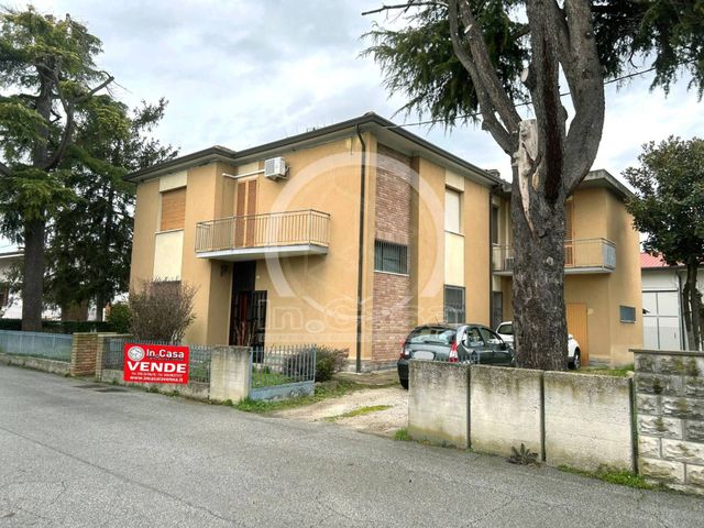 Detached house in Via Ludovico Ariosto, Russi - Photo 1