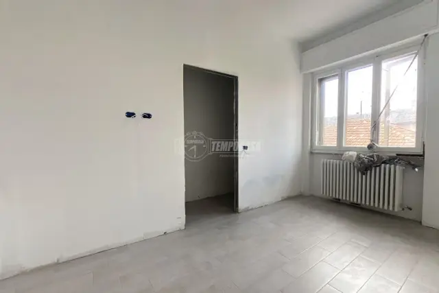 2-room flat in Via Omero 24, Rho - Photo 1