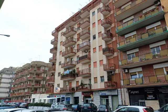 Trilocale in Viale Trentino 5, Taranto - Foto 1