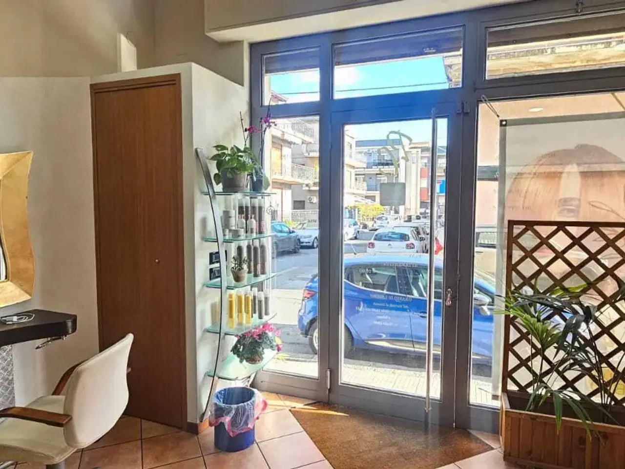 Parrucchiere in Via Giuseppe De Felice 25, Sant'Agata Li Battiati, {3} - Foto 2