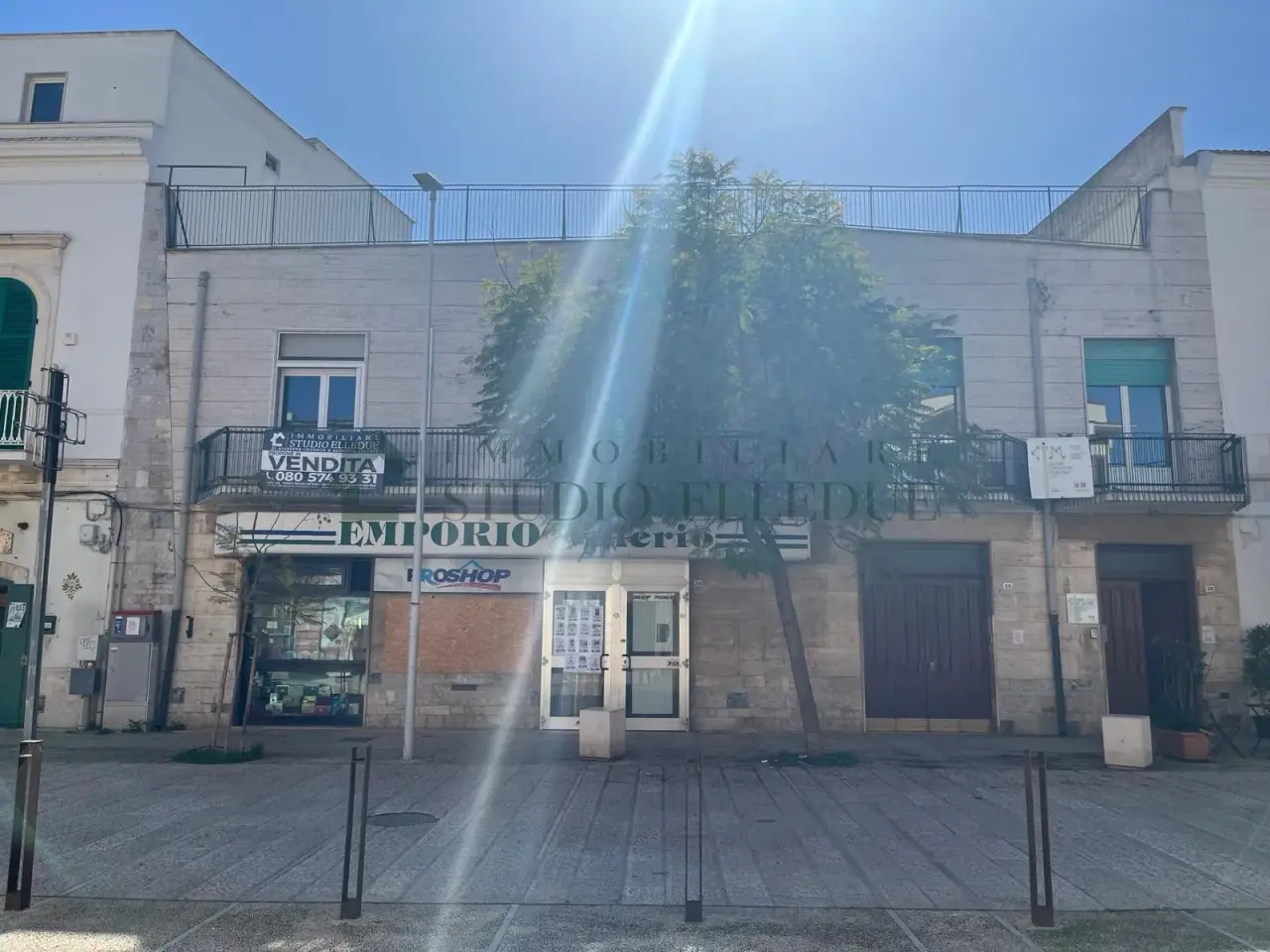 Palazzina commerciale in Piazza Unità d'Italia  25, Sannicandro Di Bari, {3} - Foto 1