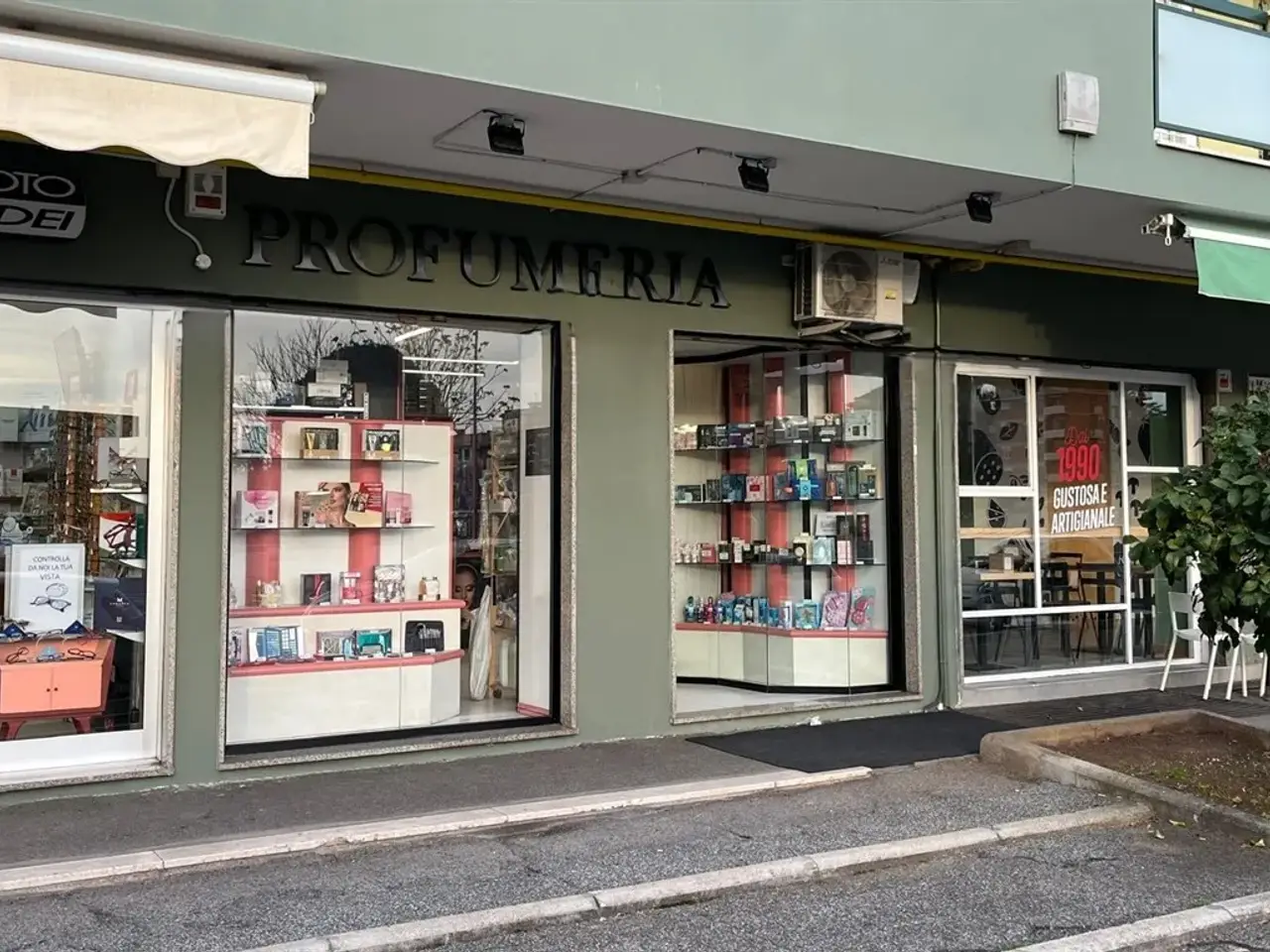 Negozio in Via Casal Tidei, Roma, {3} - Foto 1
