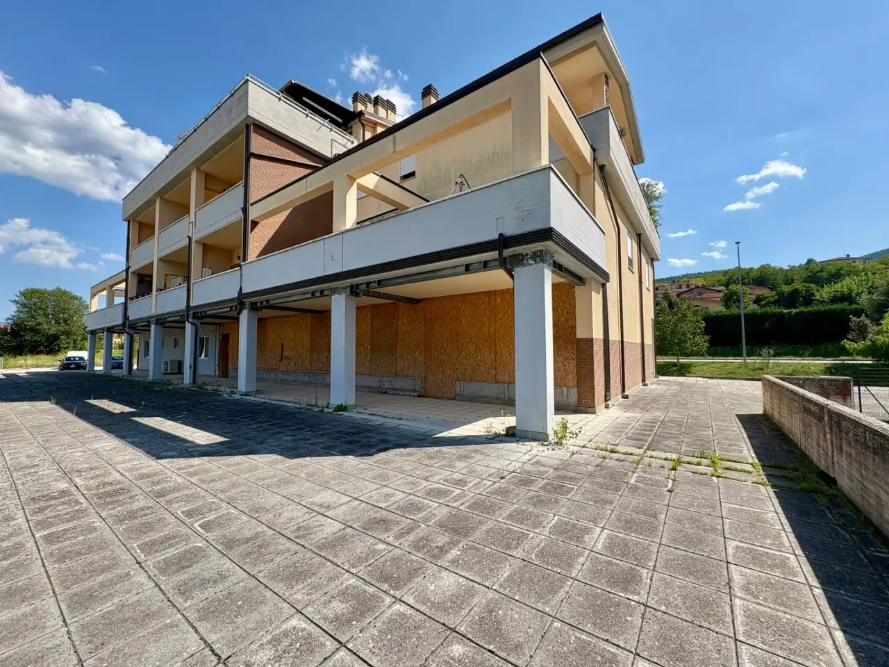 Negozio in Via Carlo Urbani 34, Fabriano, {3} - Foto 1