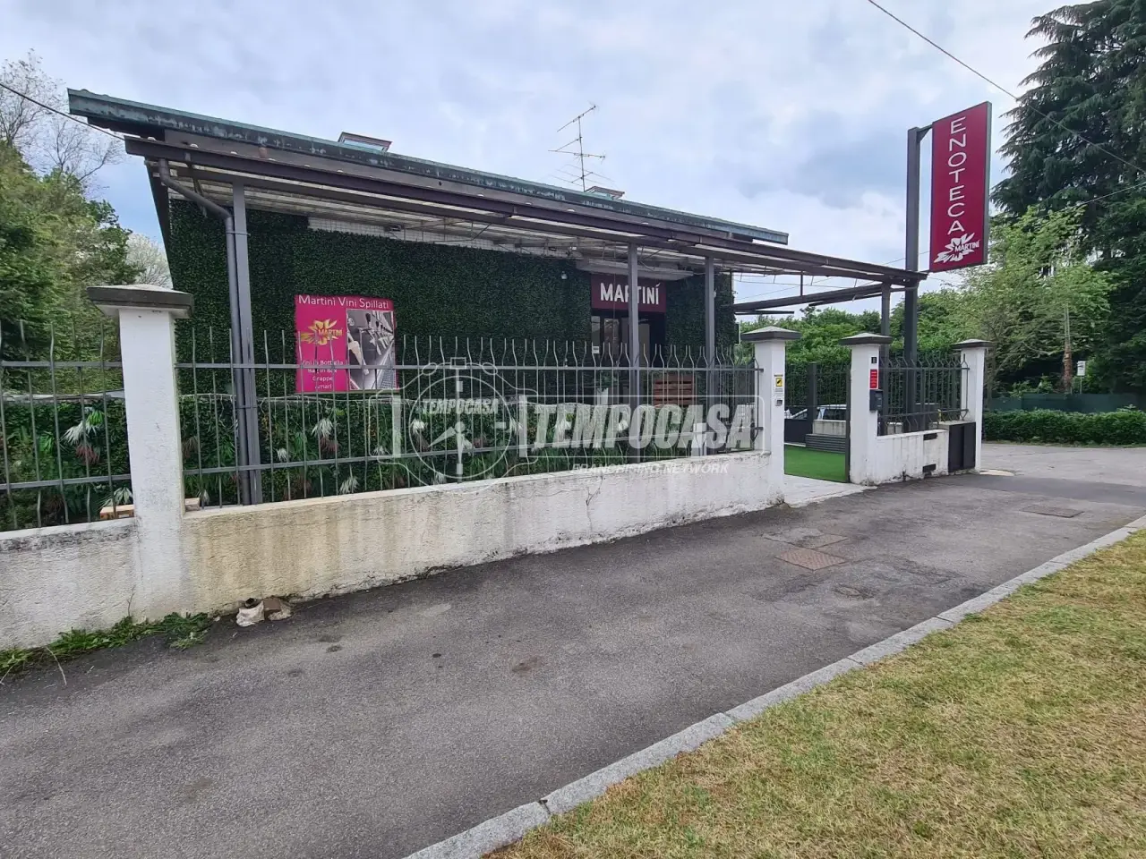 Esercizio commerciale in , Castellanza, {3} - Foto 1