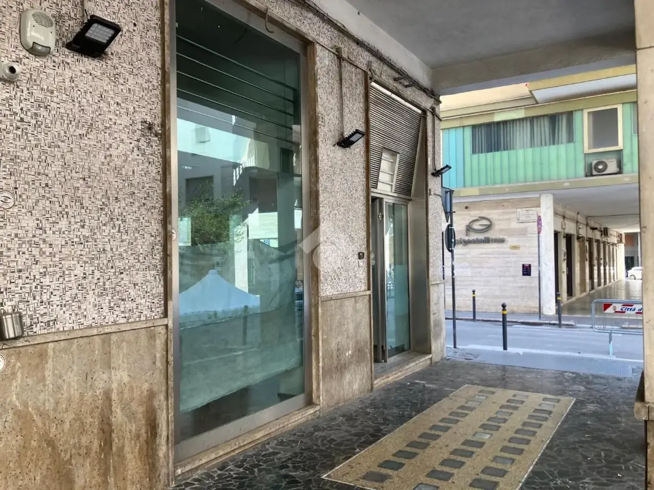 Negozio in Via Dante Alighieri 20, Foggia, {3} - Foto 2