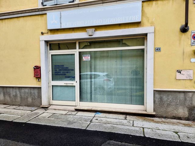 Geschäft in Via Piacenza 43, Alessandria - Foto 1