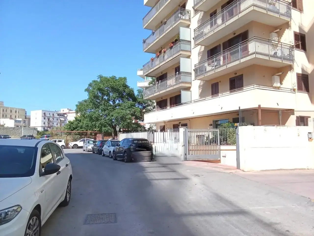 Magazzino in Via Don Lorenzo Milani 10, Palermo, {3} - Foto 2