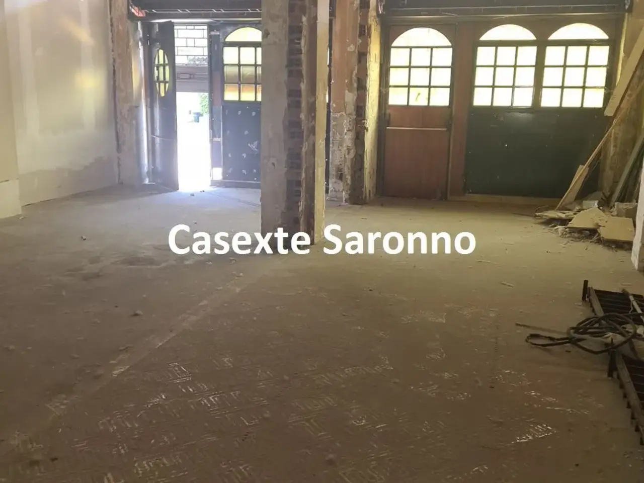 Esercizio commerciale in Corso della Repubblica, Somma Lombardo, {3} - Foto 1