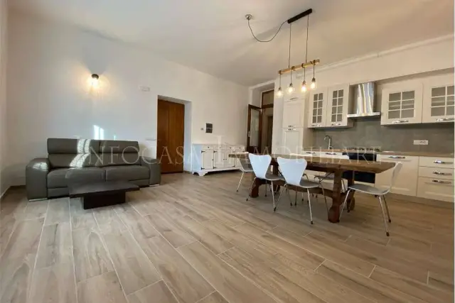 4-room flat in {3}, - Photo 1