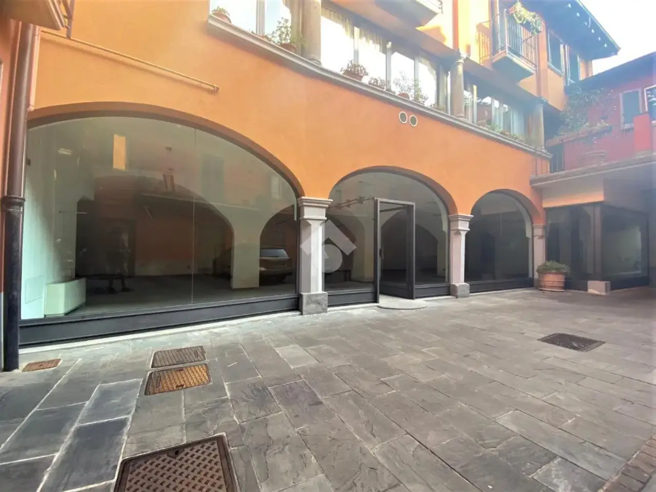 Negozio in Via Borgo Palazzo 11, Bergamo, {3} - Foto 1