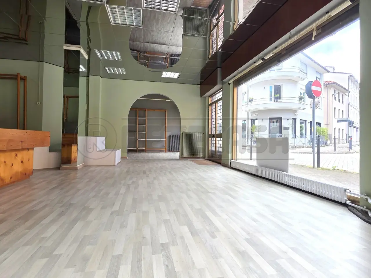 Palazzina commerciale in , Valdagno, {3} - Foto 2