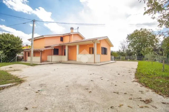 Villa in Via Celestino Rosatelli 36, Rieti - Foto 1