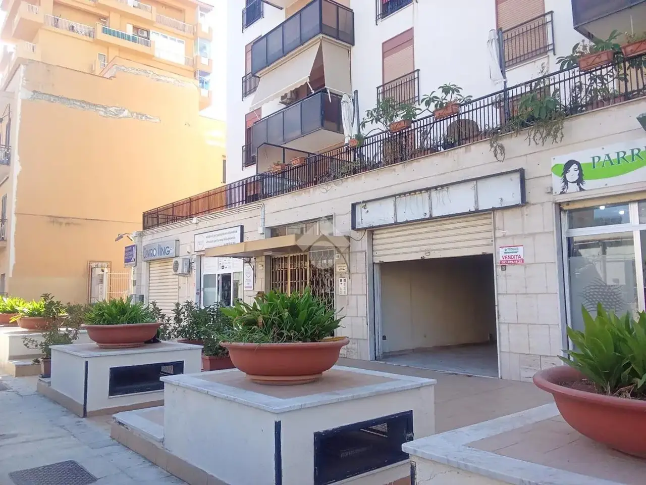 Negozio in Via Giuseppe Ingegneros 60, Palermo, {3} - Foto 2