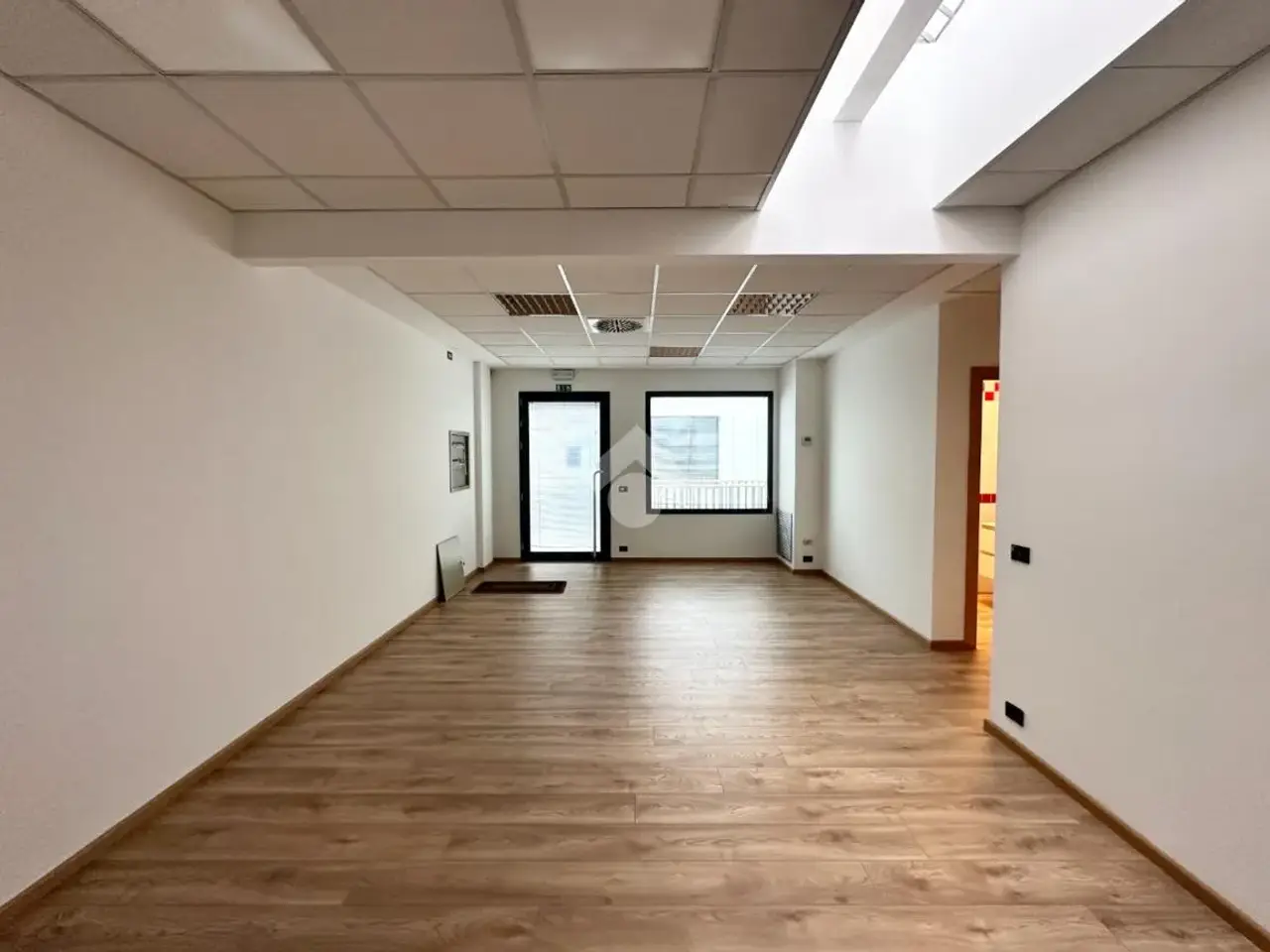 Ufficio in Via Circonvallazione Est 32, Castelfranco Veneto, {3} - Foto 1