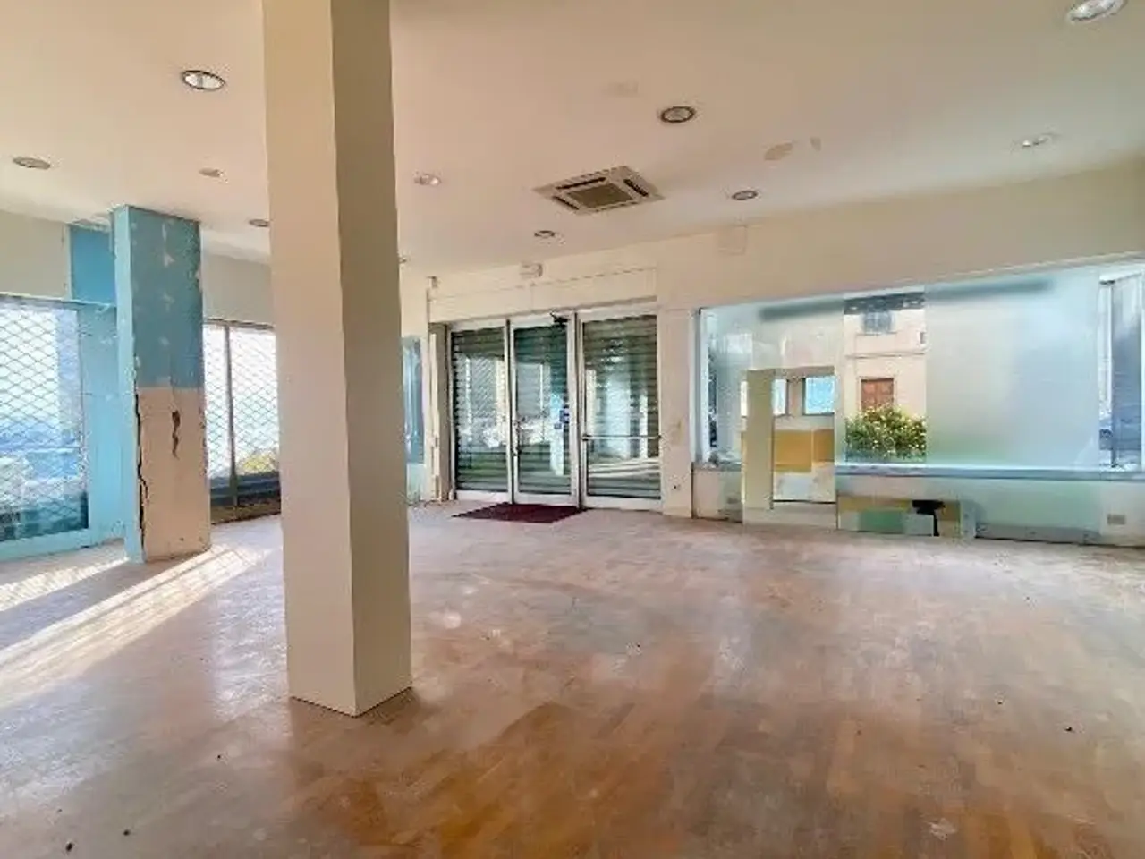 Palazzina commerciale in , Empoli, {3} - Foto 2