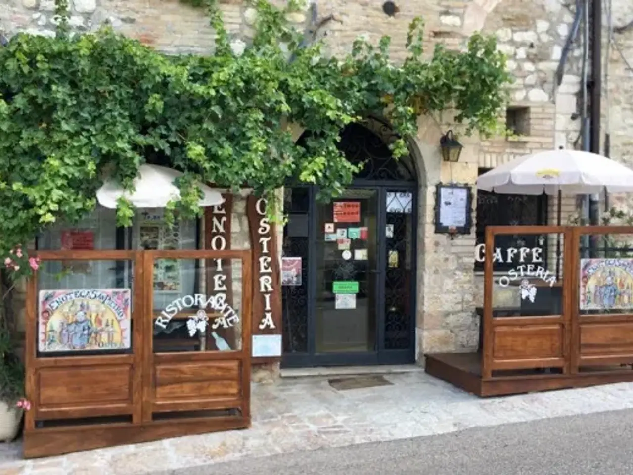 Negozio in Via Borgo San Pietro, Assisi, {3} - Foto 1