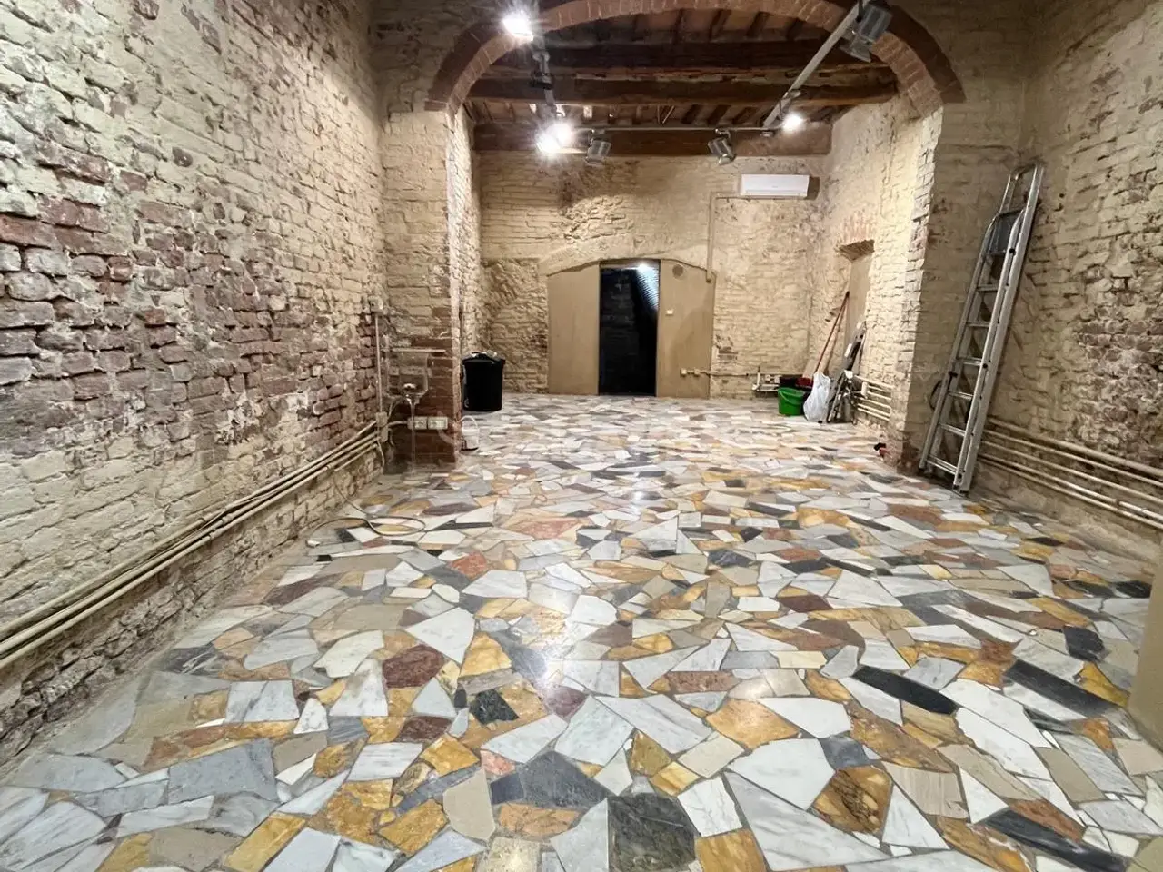 Negozio in Via dei Rossi, Siena, {3} - Foto 1