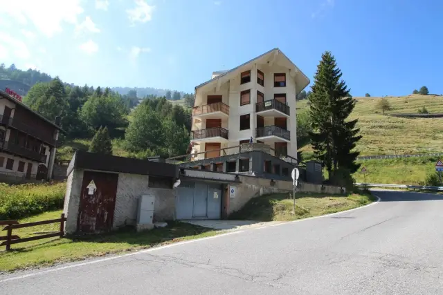 One-room flat in Via del Colle 2, Sestriere - Photo 1