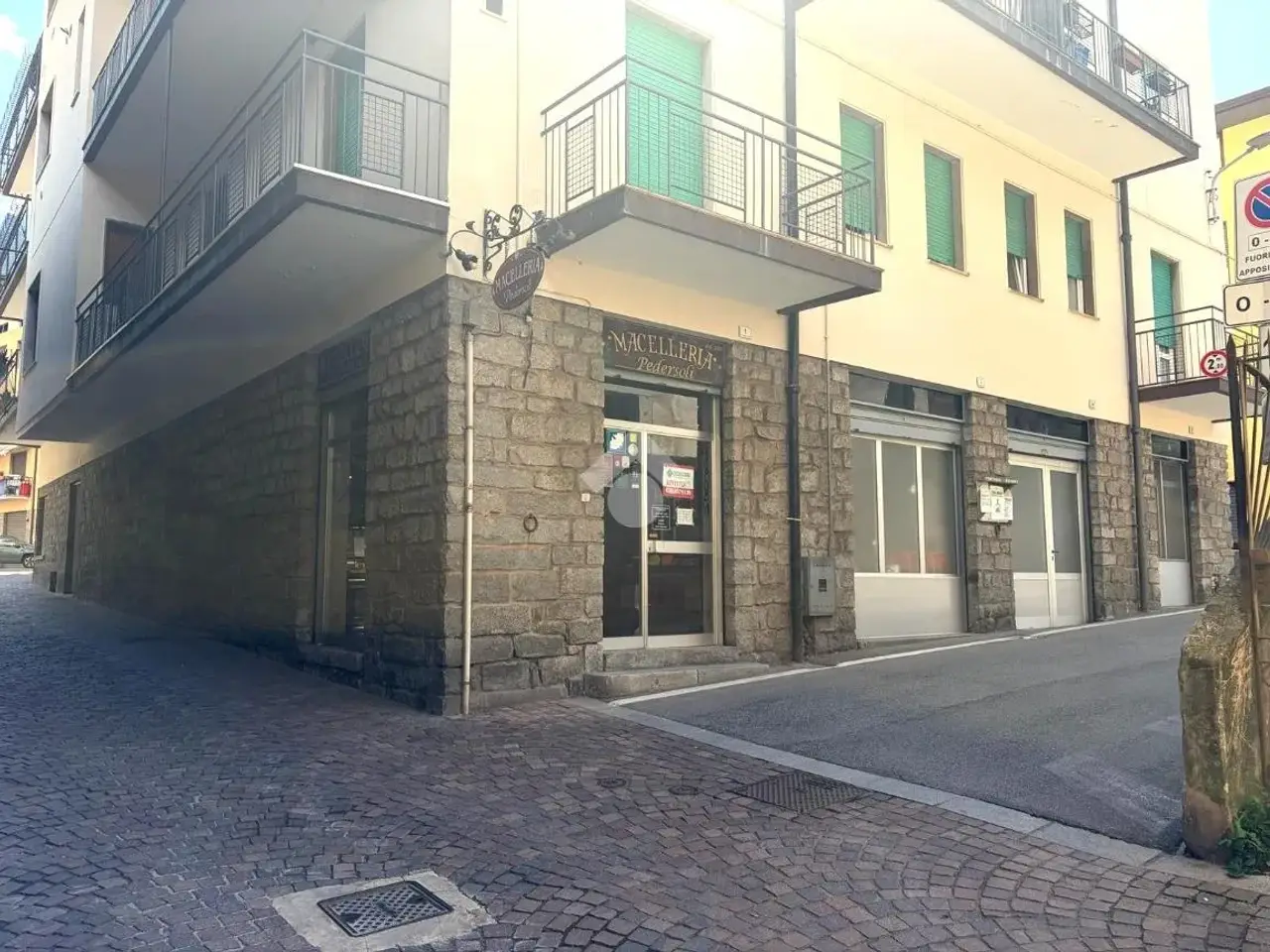 Negozio in Villaggio Pedersoli 1, Breno, {3} - Foto 1